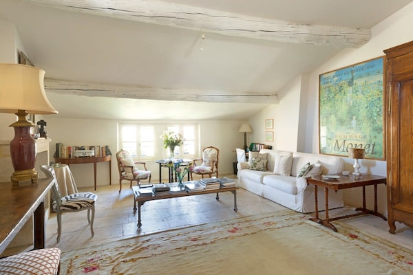 Foto van Appartement met verwarmd zwembad in Uzès - Vakantiehuis in Uzès - LivingRoom