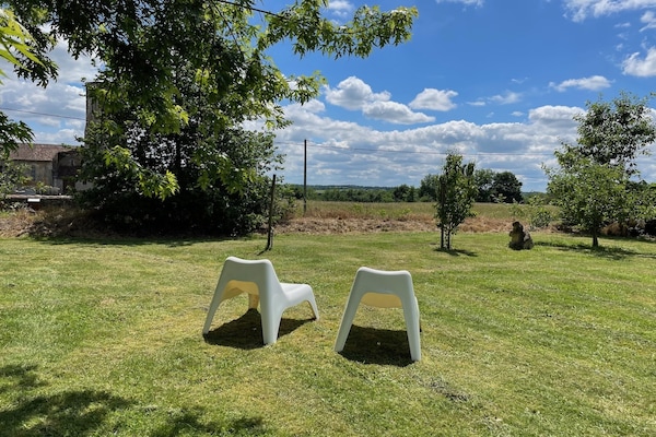 Foto van Luxe villa in Cazaubon met zwembad - Vakantiehuis in Cutxan - ExteriorSummer
