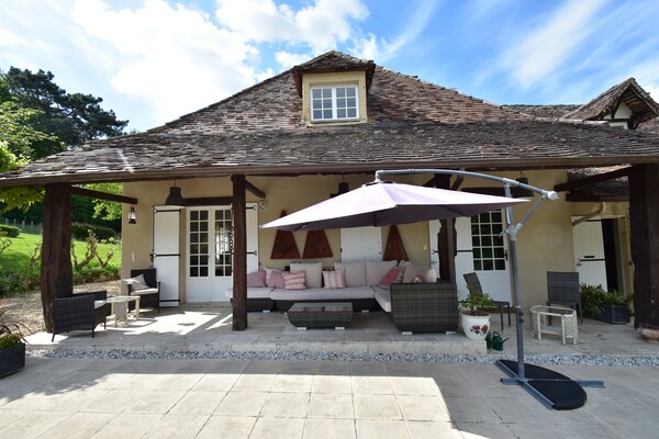 Foto van Luxe villa in Dordogne met zwembad & privacy - Vakantiehuis in Port-Sainte-Foy-et-Ponchapt - TerraceBalcony