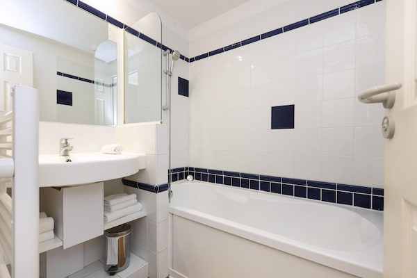 Foto van Villa in Frankrijk met Golfbaan & Zwembad - Vakantiehuis in Gujan Mestras - BathRoom