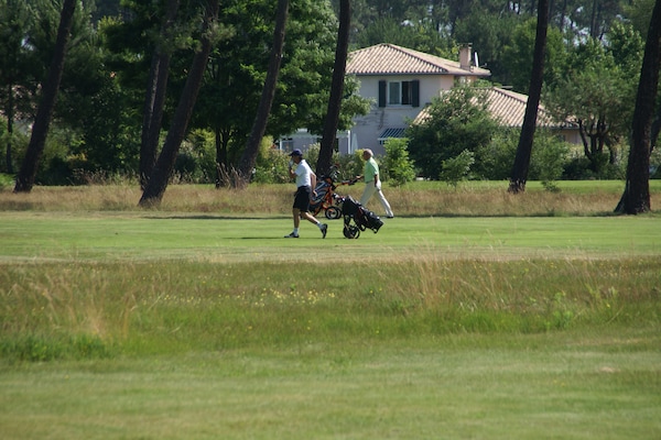 Foto van Villa in Frankrijk met Golfbaan & Zwembad - Vakantiehuis in Gujan Mestras - AreaSummer1KM