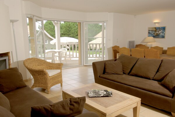 Foto van Villa voor 6 personen met zwembad - Vakantiehuis in Lacanau - LivingRoom