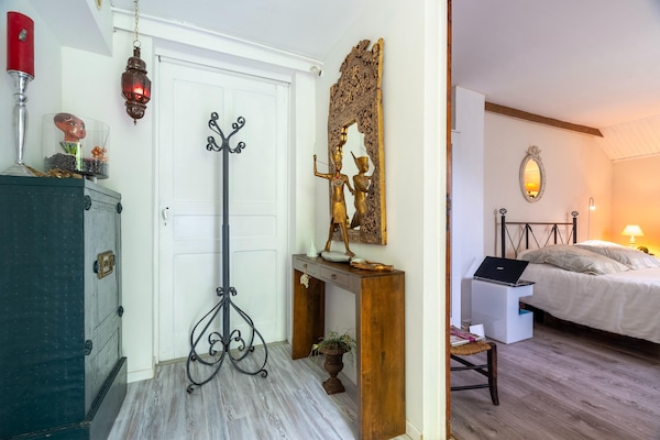 Foto van Majestueus vakantiehuis in Laroque met hottub - Vakantiehuis in Laroque - BedRoom