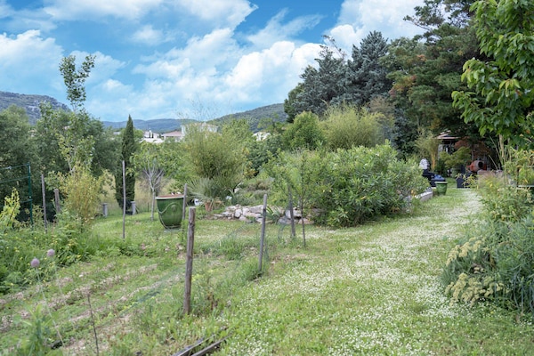 Foto van Majestueus vakantiehuis in Laroque met hottub - Vakantiehuis in Laroque - ViewSummer