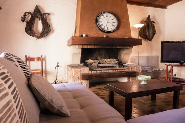 Foto van Vakantiehuis in Félines-Minervois met Zwembad - Vakantiehuis in Félines-Minervois - LivingRoom