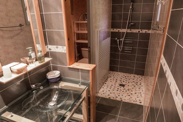 Foto van Vakantiehuis in Félines-Minervois met Zwembad - Vakantiehuis in Félines-Minervois - BathRoom