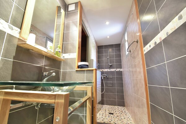 Foto van Vakantiehuis in Félines-Minervois met Zwembad - Vakantiehuis in Félines-Minervois - BathRoom