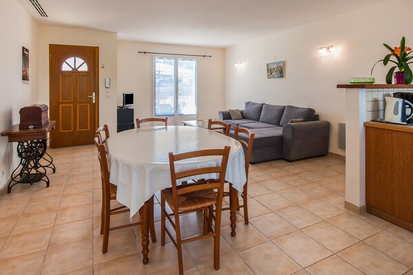 Foto van Ruim vakantiehuis in Aigues vives - Vakantiehuis in Aigues vives - LivingRoom