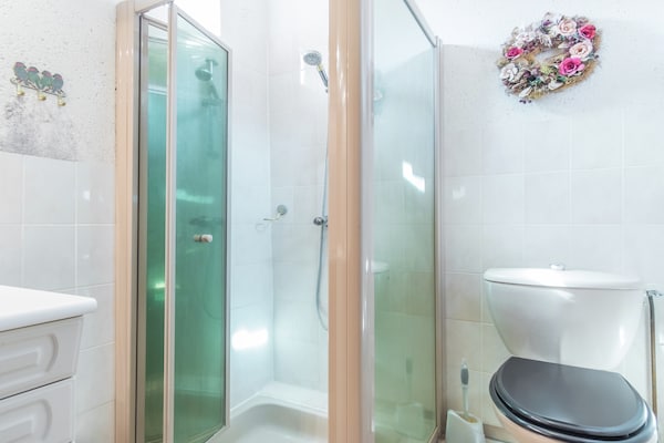 Foto van Schuilplaats aan de rivier in Cinais - Vakantiehuis in Cinais - BathRoom