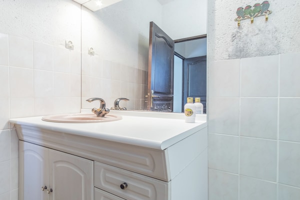 Foto van Schuilplaats aan de rivier in Cinais - Vakantiehuis in Cinais - BathRoom