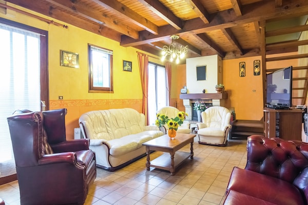 Foto van Vakantiehuis met zwembad - Vakantiehuis in Ste-Eulalie en Born - LivingRoom