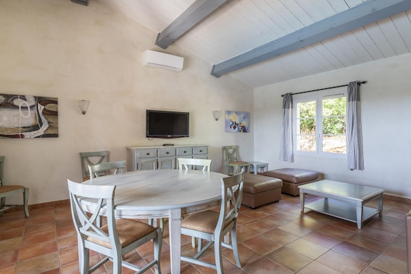Foto van Vakantiehuis in Callian voor 8 gasten - Vakantiehuis in CALLIAN (VAR) - DiningRoom