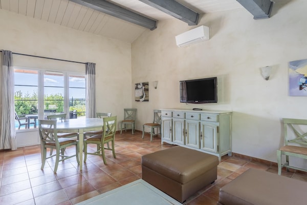 Foto van Vakantiehuis in Callian voor 8 gasten - Vakantiehuis in CALLIAN (VAR) - DiningRoom