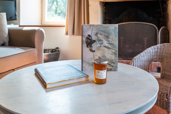 Foto van Boerderij in Yèvre-le-Châtel met Verwarmd Zwembad - Ambiance