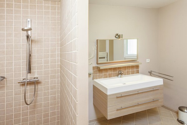 Foto van Villa in Cazals met zwembad en meer in de buurt - Vakantiehuis in Cazals - BathRoom