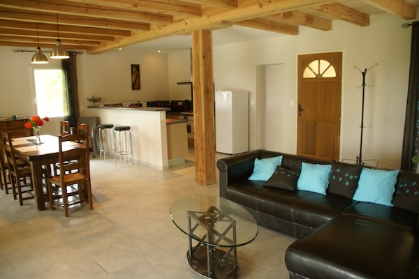 Foto van Vakantiehuis met privé zwembad in Montcléra - Vakantiehuis in Montcléra - LivingRoom