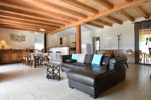 Foto van Vakantiehuis met privé zwembad in Montcléra - Vakantiehuis in Montcléra - LivingRoom