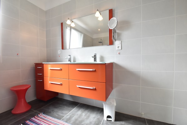 Foto van Vakantiehuis met privé zwembad in Montcléra - Vakantiehuis in Montcléra - BathRoom