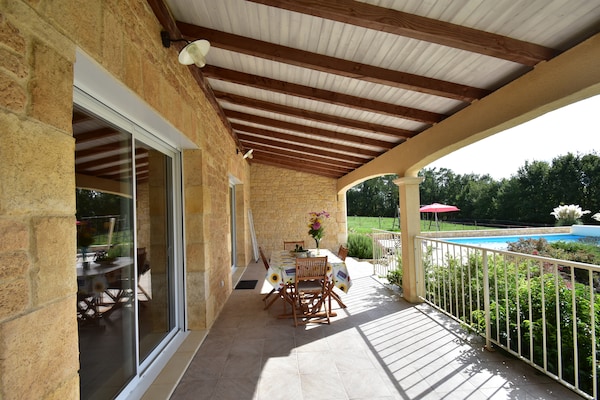 Foto van Vakantiehuis met privé zwembad in Montcléra - Vakantiehuis in Montcléra - TerraceBalcony