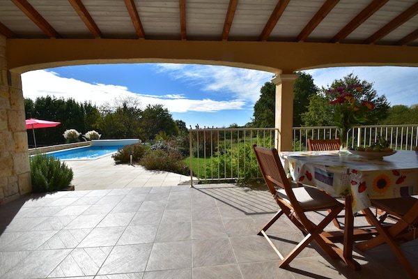 Foto van Vakantiehuis met privé zwembad in Montcléra - Vakantiehuis in Montcléra - TerraceBalcony