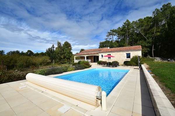 Foto van Vakantiehuis met privé zwembad in Montcléra - Vakantiehuis in Montcléra - ExteriorSummer
