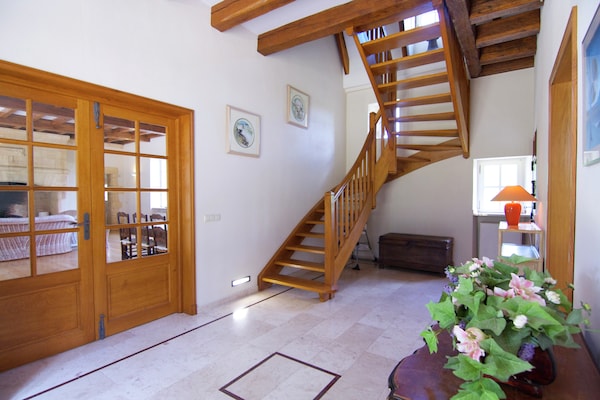 Foto van Weelderig landhuis met privé zwembad - Vakantiehuis in Marminiac - HallReception