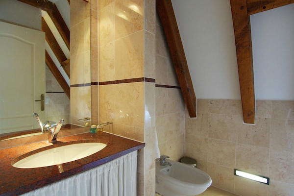 Foto van Weelderig landhuis met privé zwembad - Vakantiehuis in Marminiac - BathRoom