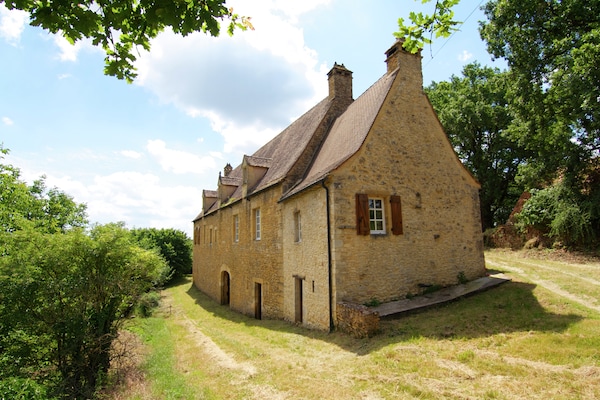 Foto van Weelderig landhuis met privé zwembad - Vakantiehuis in Marminiac - ExteriorSummer
