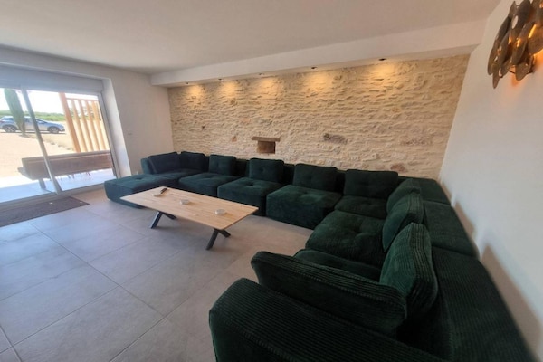 Foto van Prachtig gerenoveerde villa voor 10 gasten - Vakantiehuis in Couzou - LivingRoom