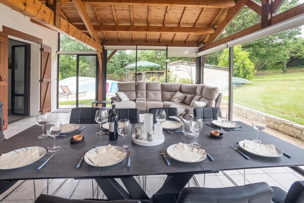 Foto van Ontsnapping aan het zwembad van de Dordogne - Vakantiehuis in VILLENEUVE SUR LOT - TerraceBalcony