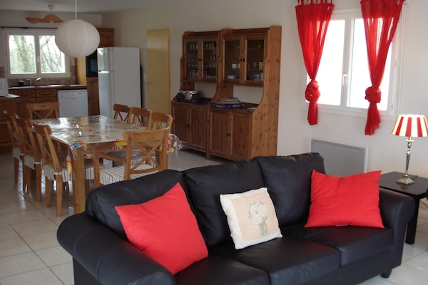 Foto van Panoramische villa aan het zwembad - Vakantiehuis in La Croix-Blanche - LivingRoom