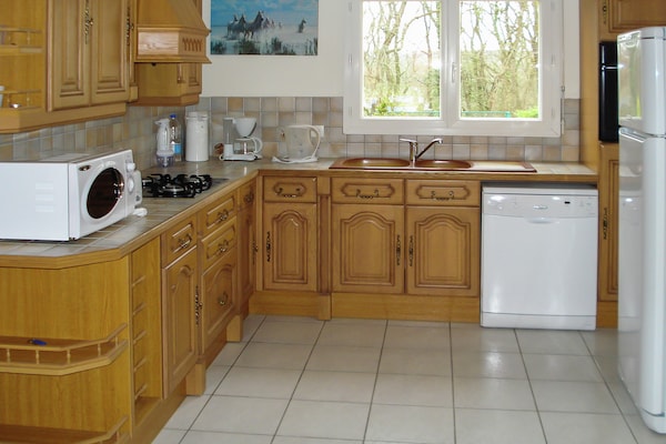 Foto van Panoramische villa aan het zwembad - Vakantiehuis in La Croix-Blanche - Kitchen