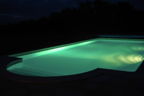 Foto van Panoramische villa aan het zwembad - Vakantiehuis in La Croix-Blanche - PoolOfHouse
