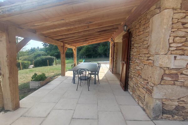 Foto van Blanquefort Natuurverblijf - Vakantiehuis in Blanquefort-Sur-Briolance - TerraceBalcony