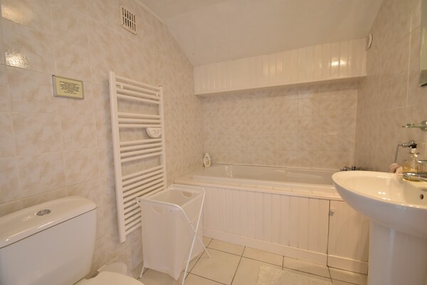 Foto van Vakantiehuis in Frankrijk met zwembad - Vakantiehuis in Vaux - BathRoom
