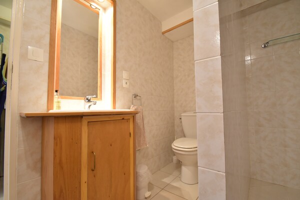 Foto van Vakantiehuis in Frankrijk met zwembad - Vakantiehuis in Vaux - BathRoom