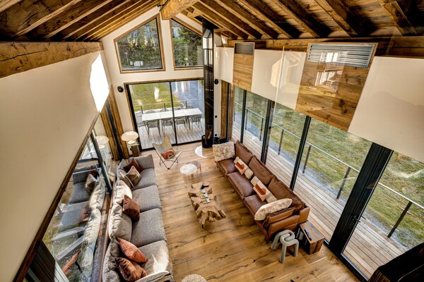 Foto van Luxe chalet met 5 slaapkamers, zwembad en sauna - Vakantiehuis in Chamonix-Mont-Blanc - LivingRoom