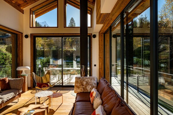 Foto van Luxe chalet met 5 slaapkamers, zwembad en sauna - Vakantiehuis in Chamonix-Mont-Blanc - LivingRoom