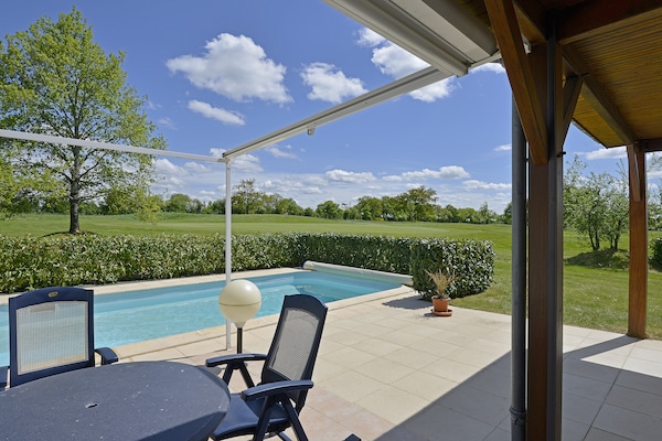 Foto van Luxe villa in Frankrijk met zwembad - Vakantiehuis in Vasles - PoolOfHouse