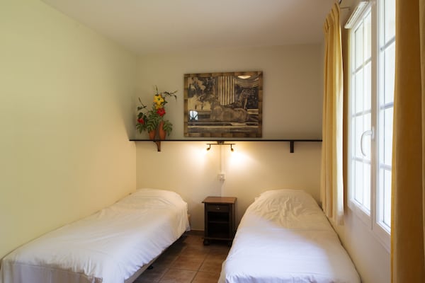 Foto van Luxe villa in Frankrijk met zwembad - Vakantiehuis in Vasles - BedRoom