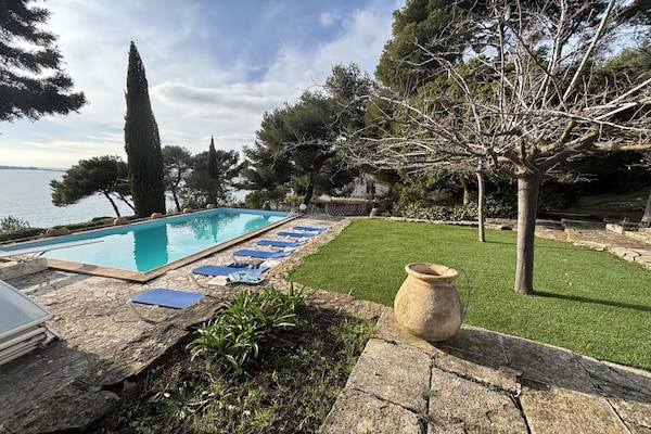 Foto van Villa met privézwembad en jeu de boulesbaan - Vakantiehuis in Sanary-sur-Mer - PoolOfHouse