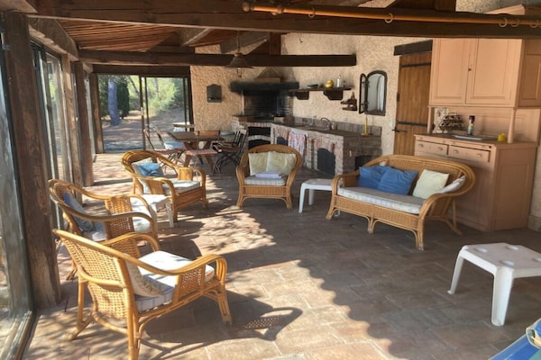Foto van Villa met privézwembad en jeu de boulesbaan - Vakantiehuis in Sanary-sur-Mer - LivingRoom