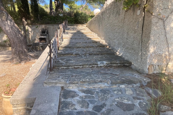 Foto van Villa met privézwembad en jeu de boulesbaan - Vakantiehuis in Sanary-sur-Mer - GardenSummer
