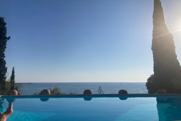Foto van Villa met privézwembad en jeu de boulesbaan - Vakantiehuis in Sanary-sur-Mer - PoolOfHouse