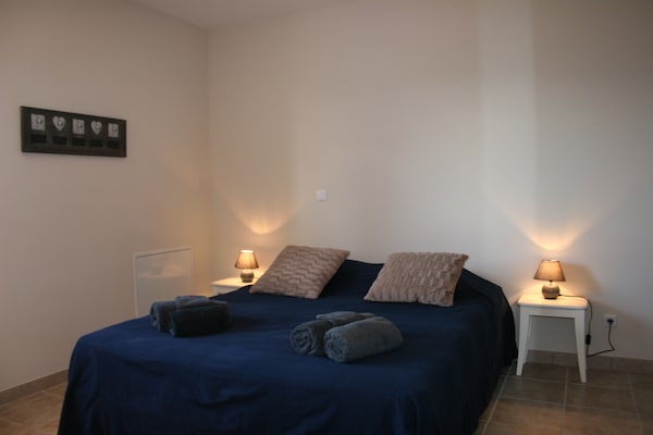 Foto van Villa in Le Plan-de-la-Tour met groen uitzicht - Vakantiehuis in Le Plan-De-La-Tour - BedRoom