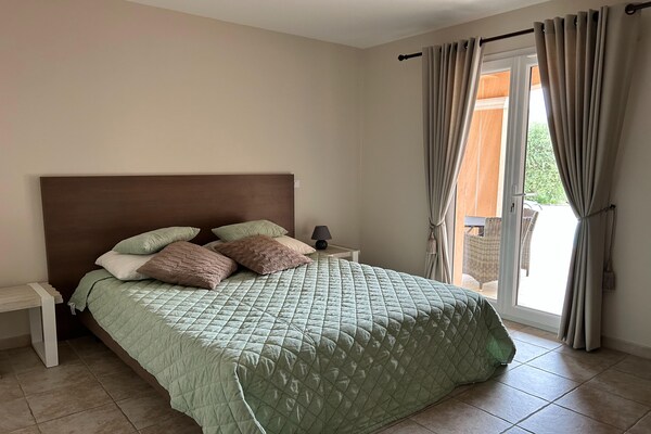 Foto van Villa in Plan-de-la-Tour met Zwembad & Wijngaard - Vakantiehuis in Le Plan-De-La-Tour - BedRoom