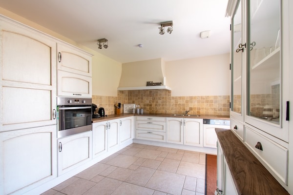 Foto van Vakantiehuis in Le Plan-de-la-Tour met Zwembad - Vakantiehuis in Le Plan-De-La-Tour - Kitchen