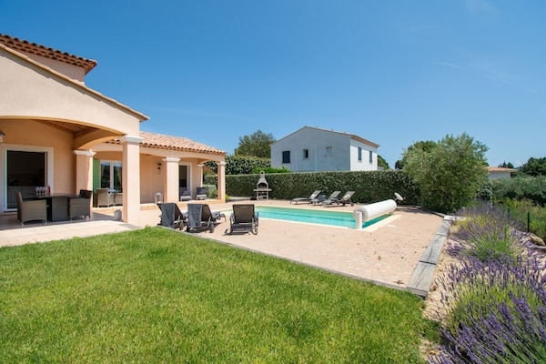 Foto van Vakantiehuis in Le Plan-de-la-Tour met Zwembad - Vakantiehuis in Le Plan-De-La-Tour - GardenSummer