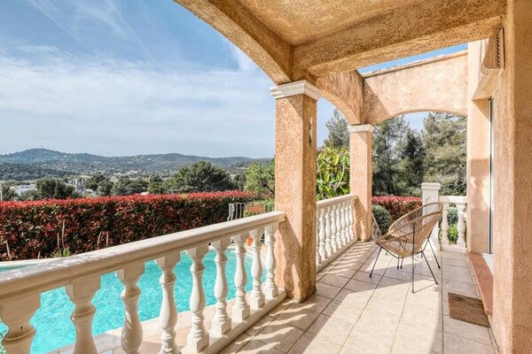 Foto van Huis aan Côte d'Azur met Zwembad - Vakantiehuis in Bormes-les-Mimosas - Untagged