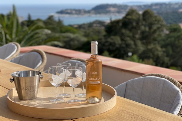 Foto van Villa in Cavalaire met Zeezicht & Zwembad - Vakantiehuis in Cavalaire sur Mer - TerraceBalcony